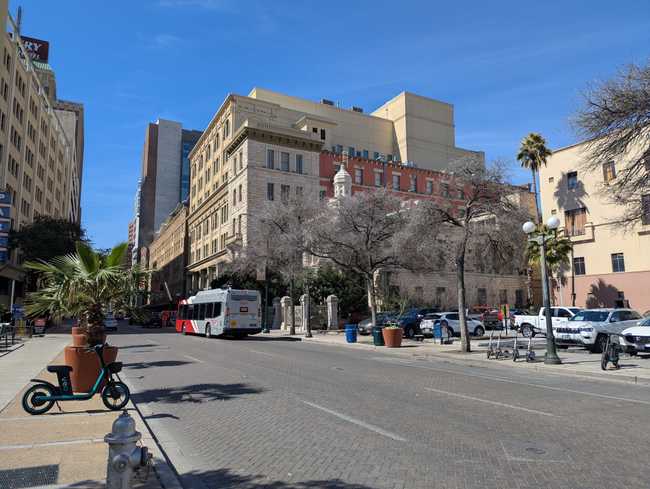 A much more generic city picture. This could be anywhere with palm trees.